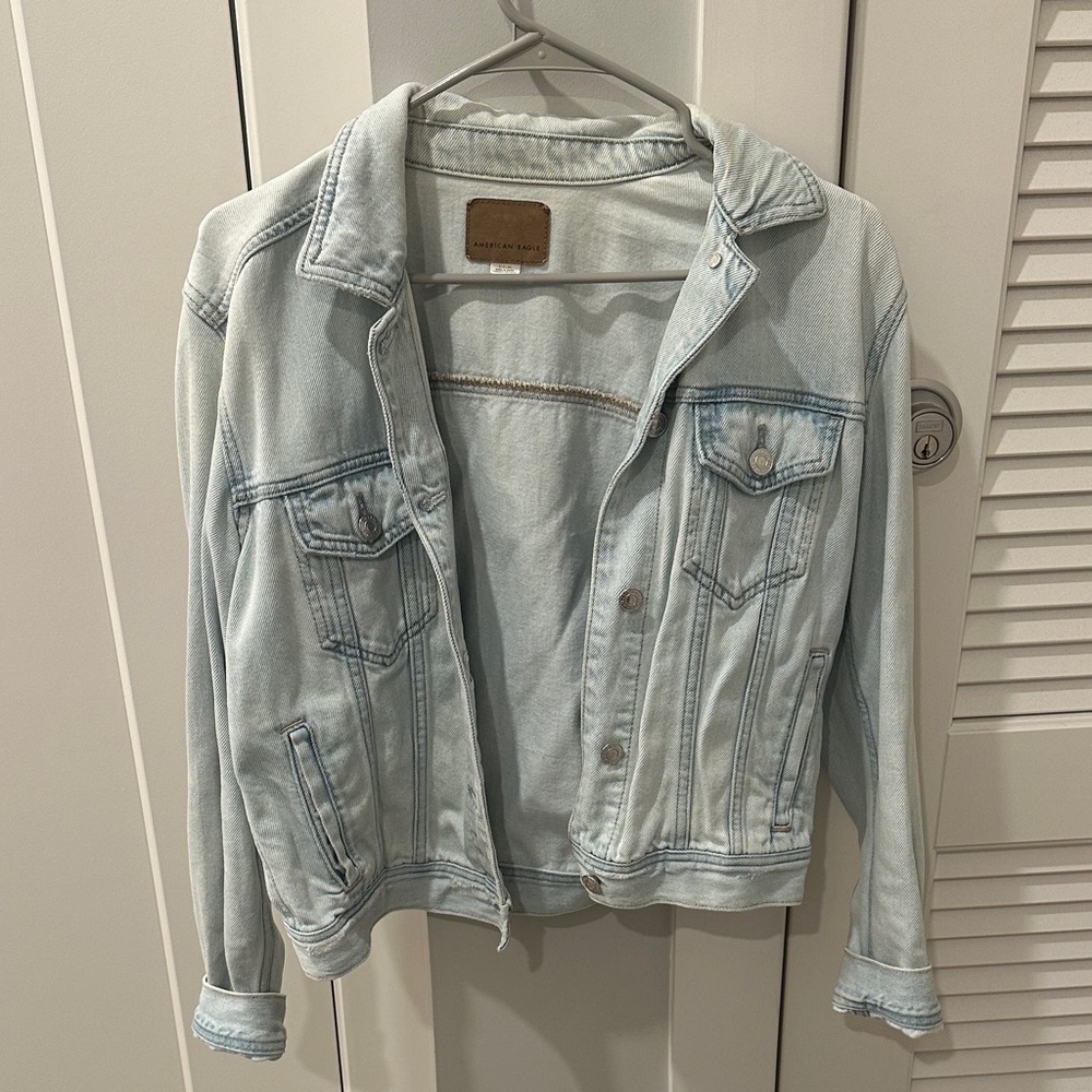 American Eagle Outfitters Light Wash Denim Jacket